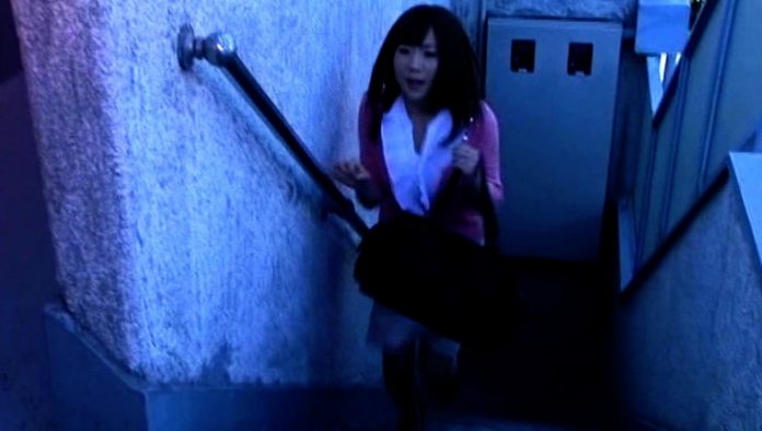 加納綾子- 暴行魔アナル浣腸動画:犯人が現場に必ず残す二つの文字