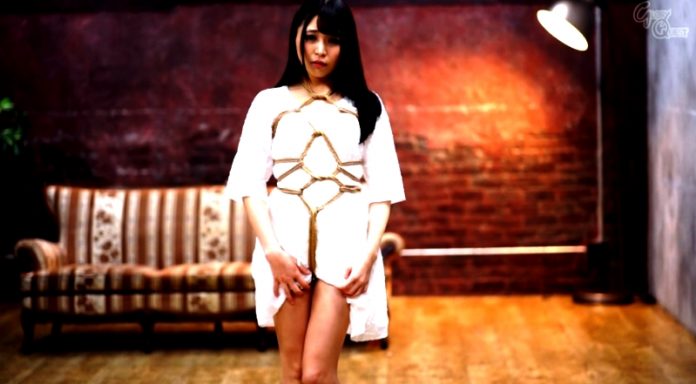 加藤ももか- 変態ドM清楚系ビッチ:もっと私のお尻を叩いて