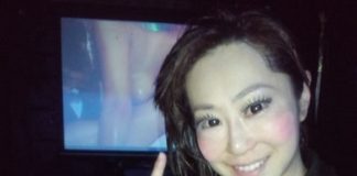 現役ストリッパー結城綾音(ゆうきあやね)牝犬にされた女社長浣腸奴隷化計画