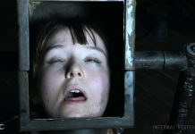 娘への虐待拷問SM* 変態父親は娘エラの腹をナイフで切り刻む